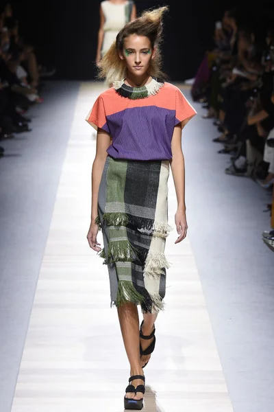 Look 5